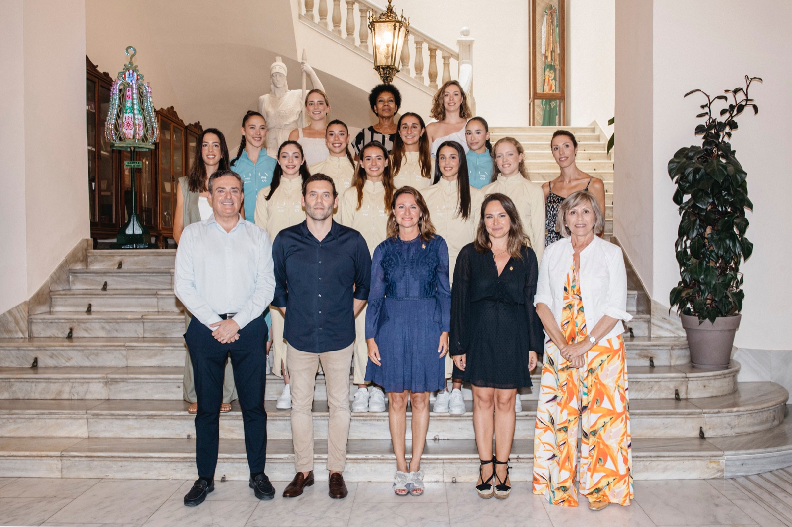 Begoña Carrasco recibe a la selección española de gimnasia rítmica que prepara los Juegos Olímpicos en Castellón