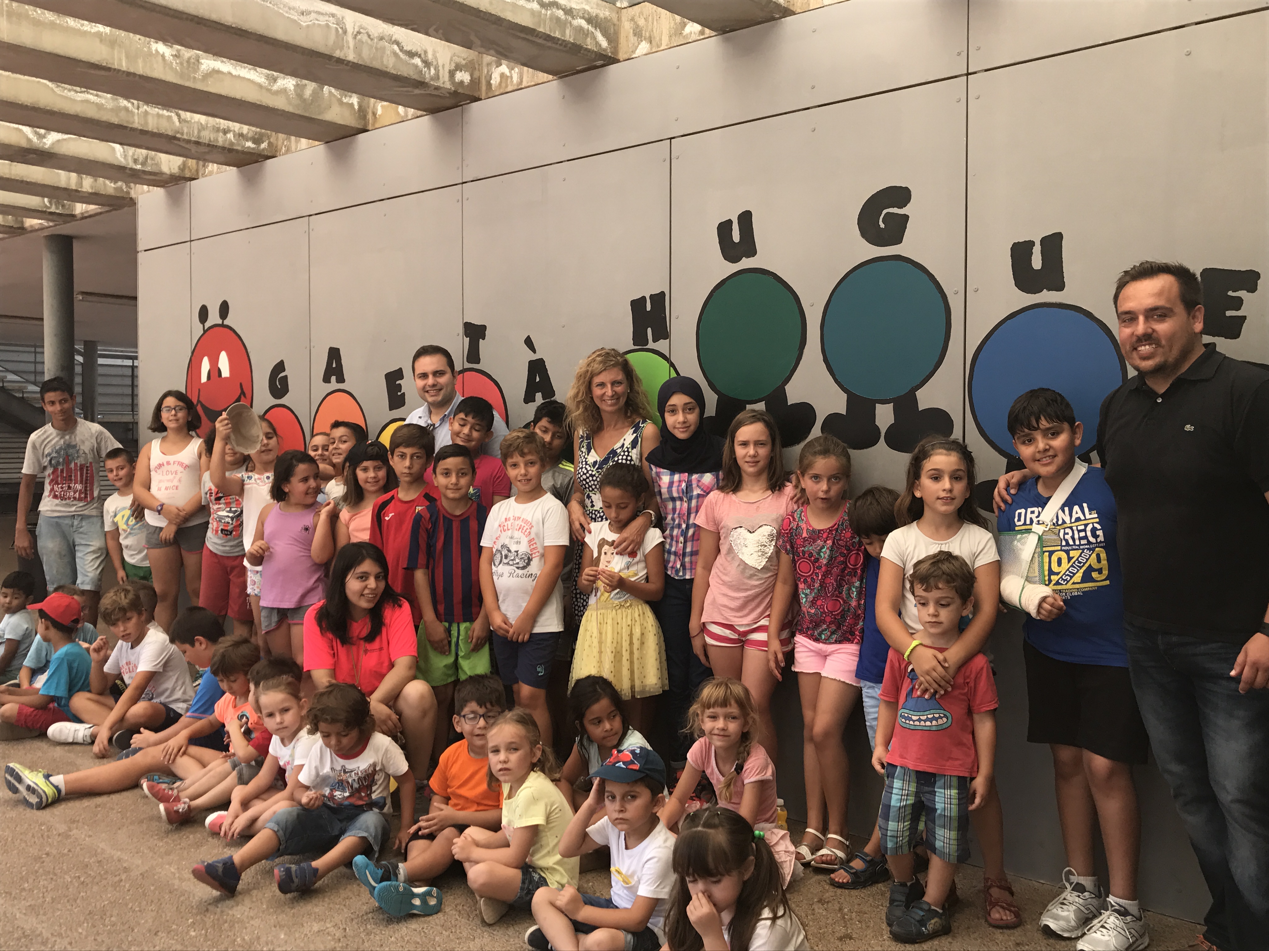 10-07-2017  Marco i Lopez visiten l_escola d_estiu del Gaeta Huguet(1).jpg