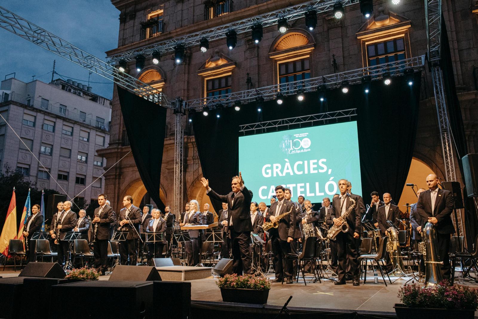La Plaça Major acull el concert commemoratiu del centenari de la Banda Municipal de Castelló