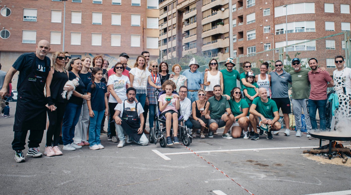 La alcaldesa Begoña Carrasco participa en la jornada solidaria en favor de la asociación la Asociación Mef2C