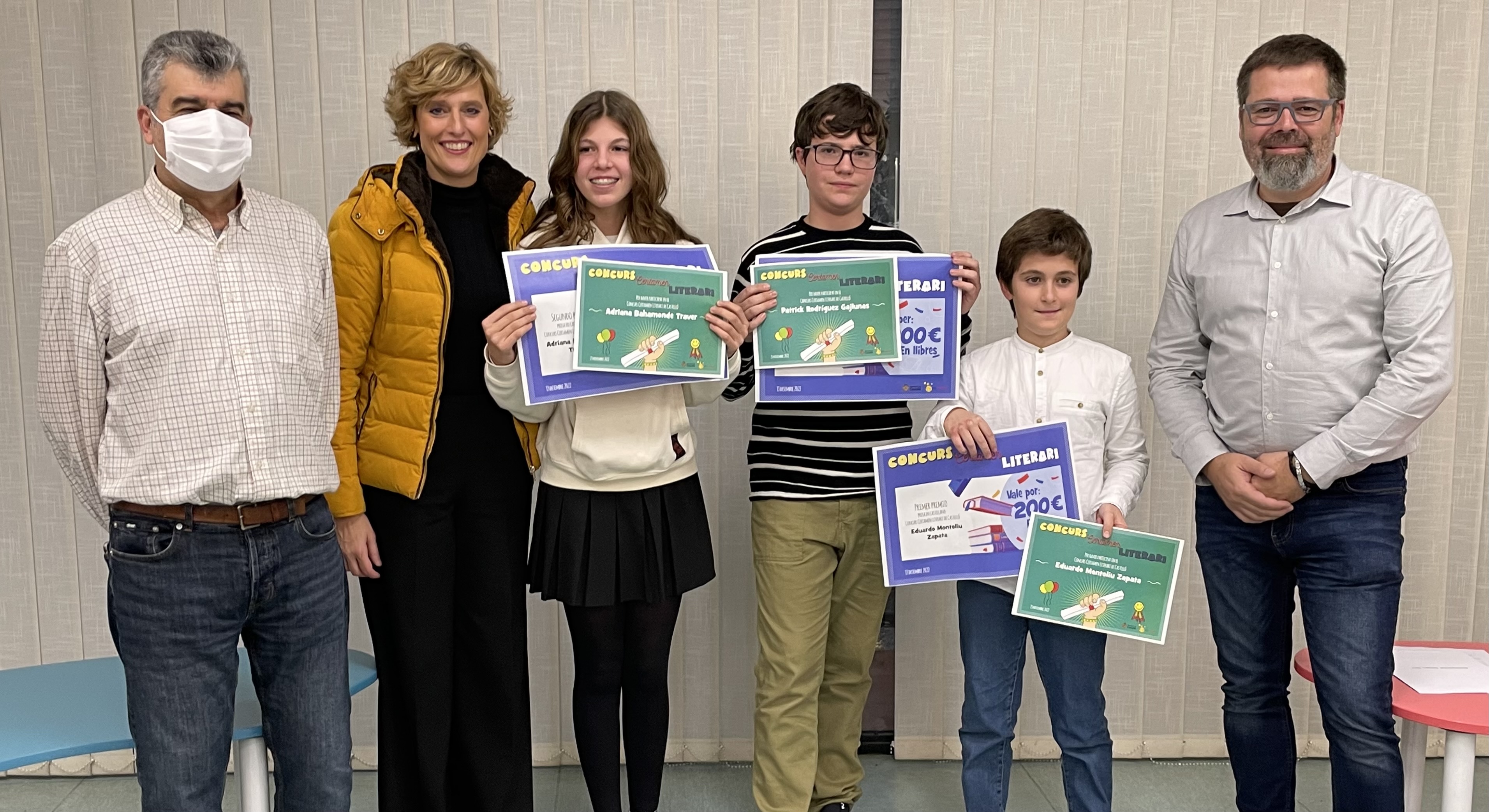 La regidora de Cultura, Verònica Ruiz, ha hecho entrega esta tarde de los premios del certamen literario Bibliotecas de Castelló