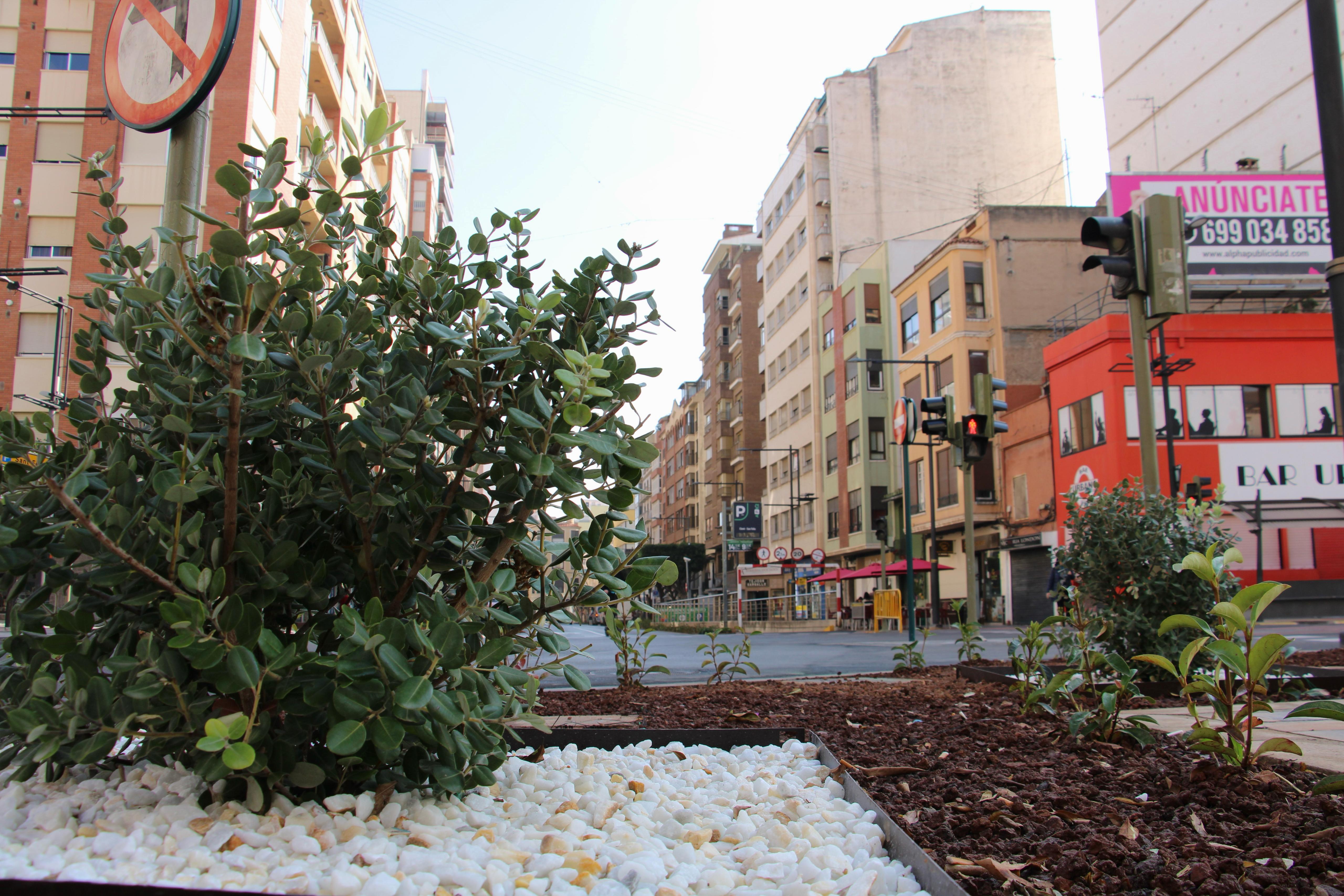 Finalitzen les obres de la Zona de Baixes Emissions en Conde Pestagua, Plaza Clavé, Arrufat Alonso i Sant Blai