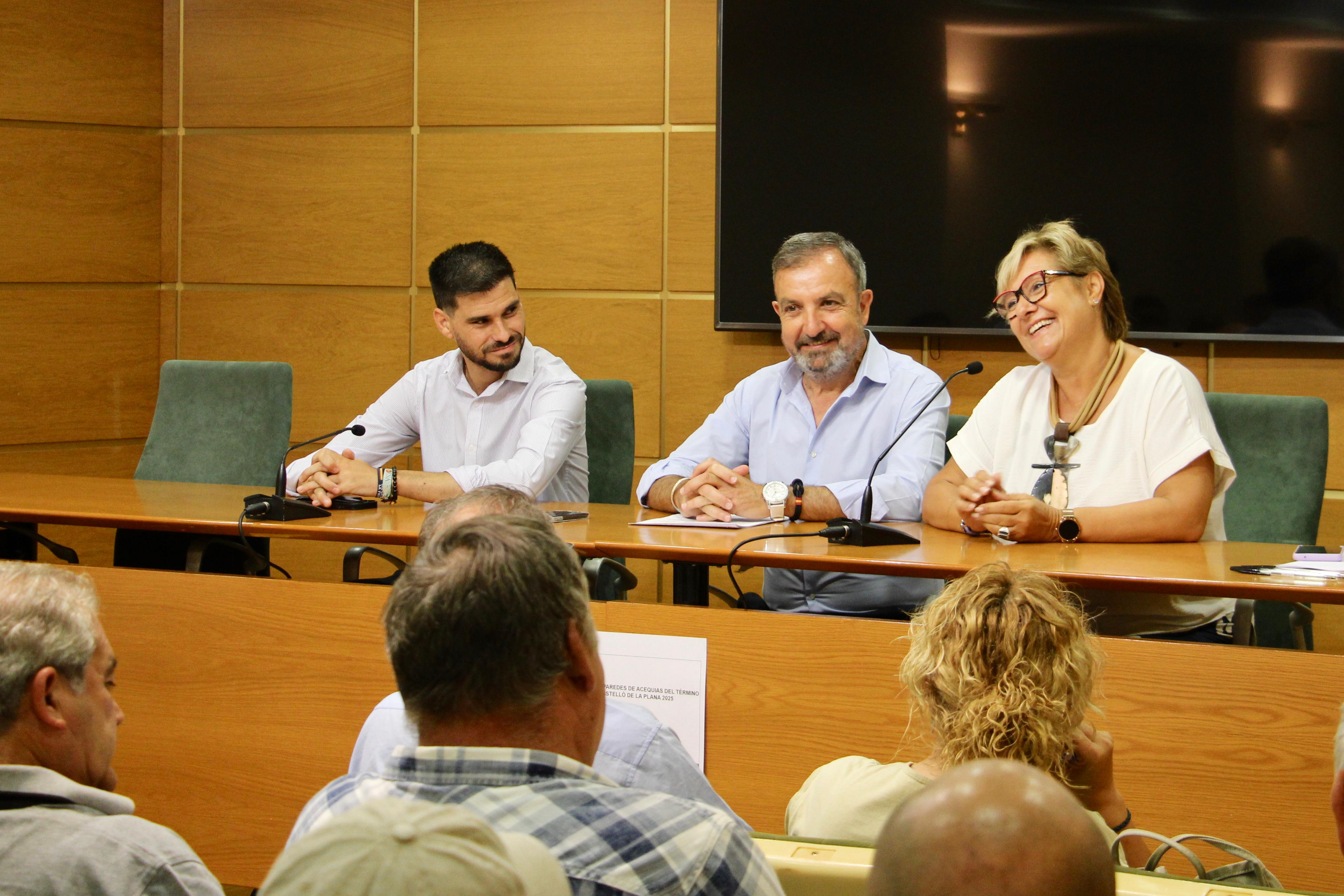 Castelló dona la benvinguda a 45 treballadors del programa de Foment de l'Ocupació Agrària per a reforçar camins i séquies en la Marjalería