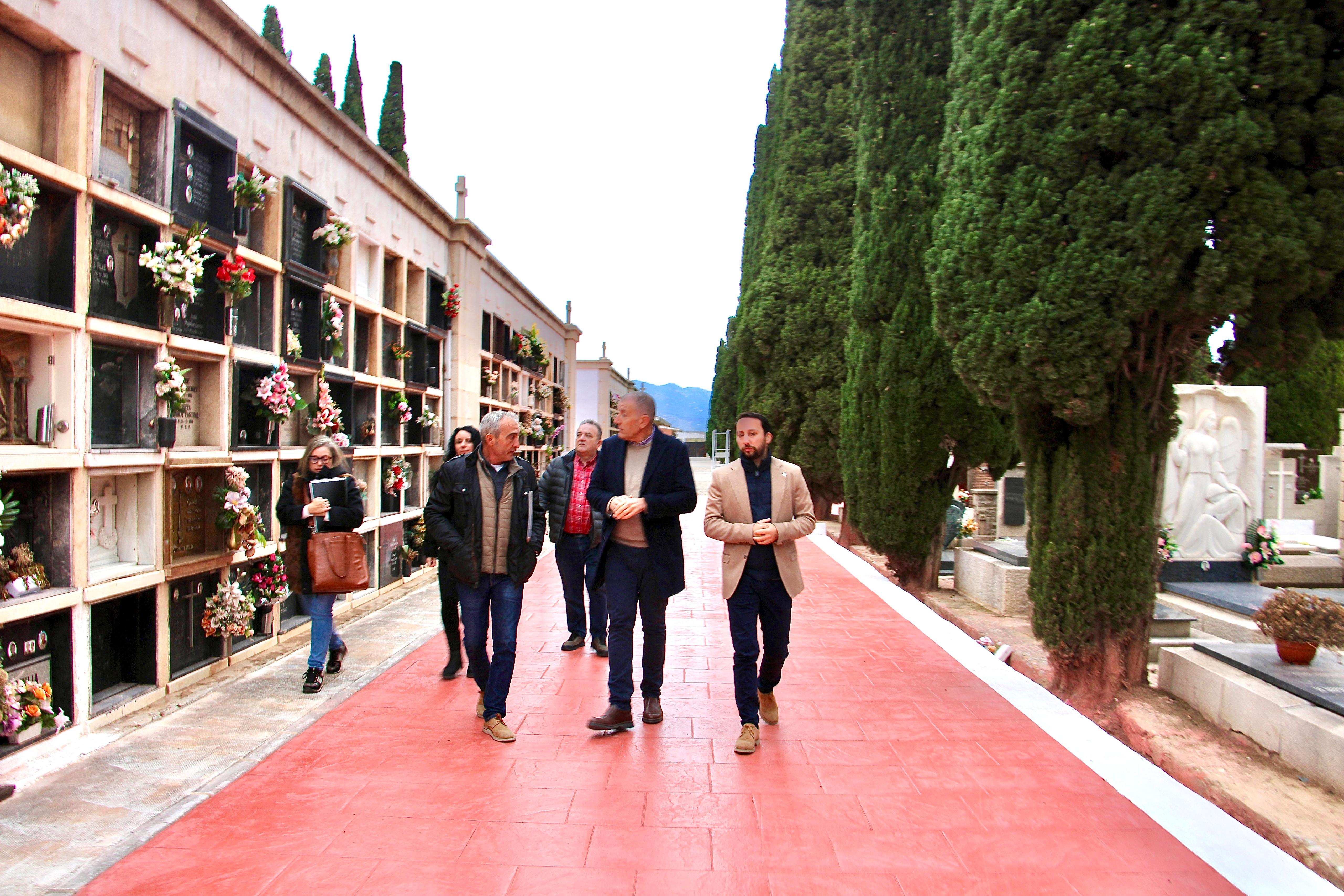 Finalitzen les obres de reparació dels vials del quadre Sant Antoni i la primera fase del quadre de Santa María del Cementeri municipal de Castelló