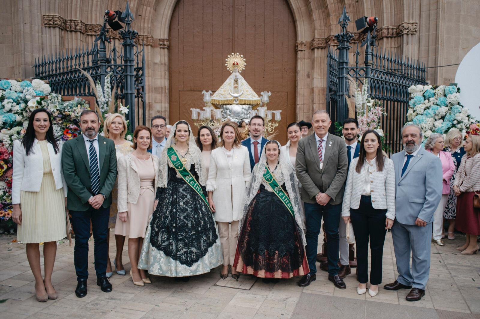 Casi 4.000 castellonenses se vuelcan en la ofrenda a la patrona, la Mare de Déu del Lledó, por el Centenario de la Coronación