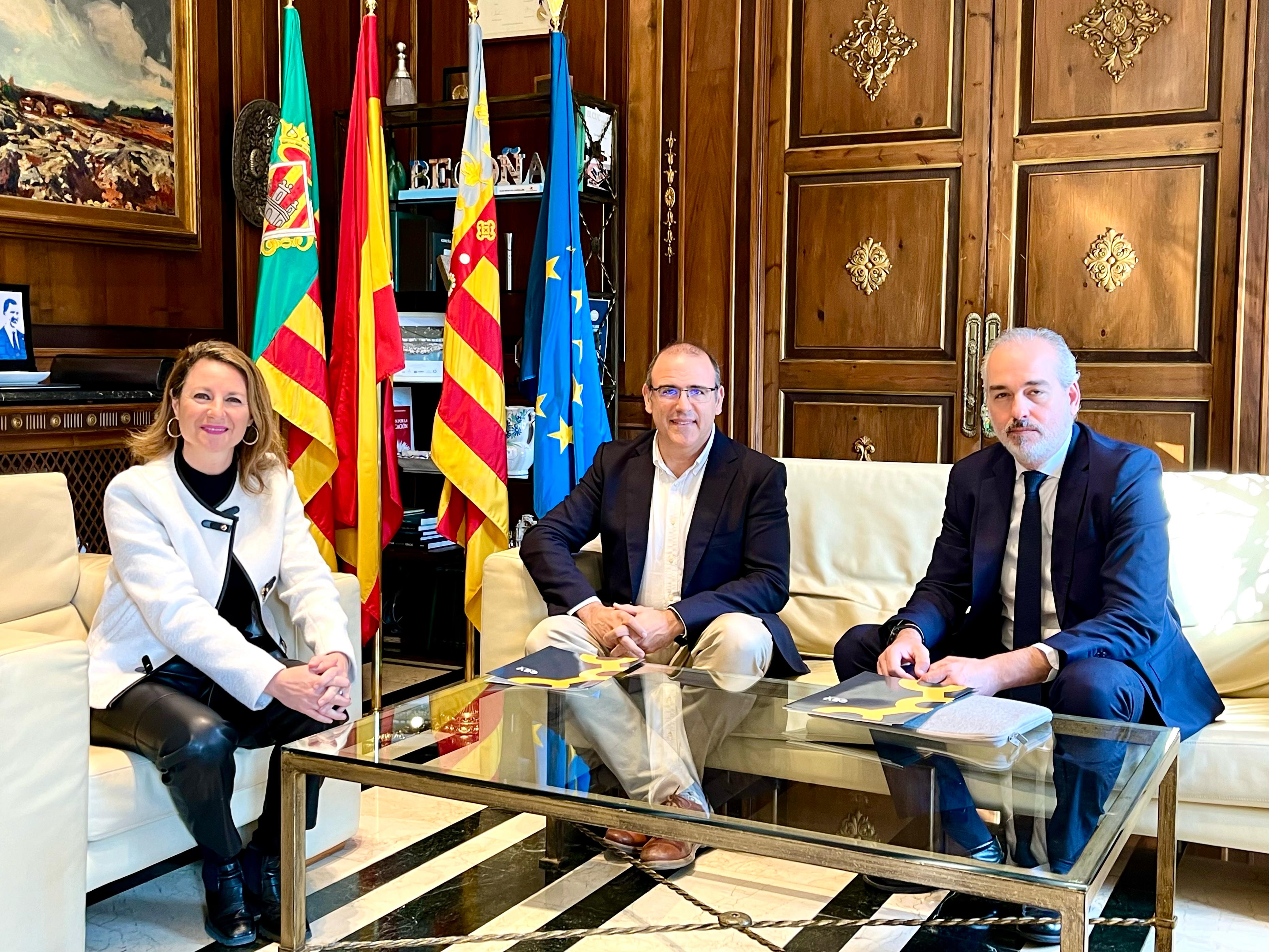 Carrasco recibe al presidente de CEV Castellón y le invita a unir sinergias para generar riqueza y empleo en la ciudad