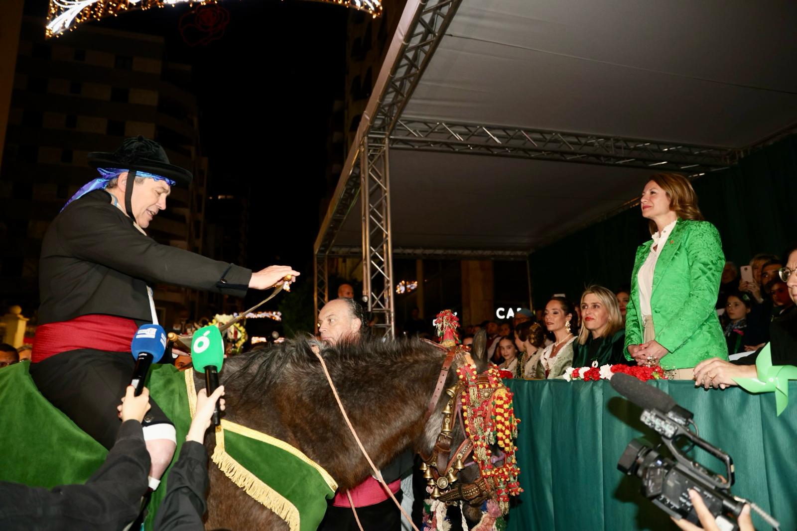 La Magdalena 2024 viu la seua Cavalcada del Pregó amb més de 3.500 participants i amb carrers replets d'espectadors