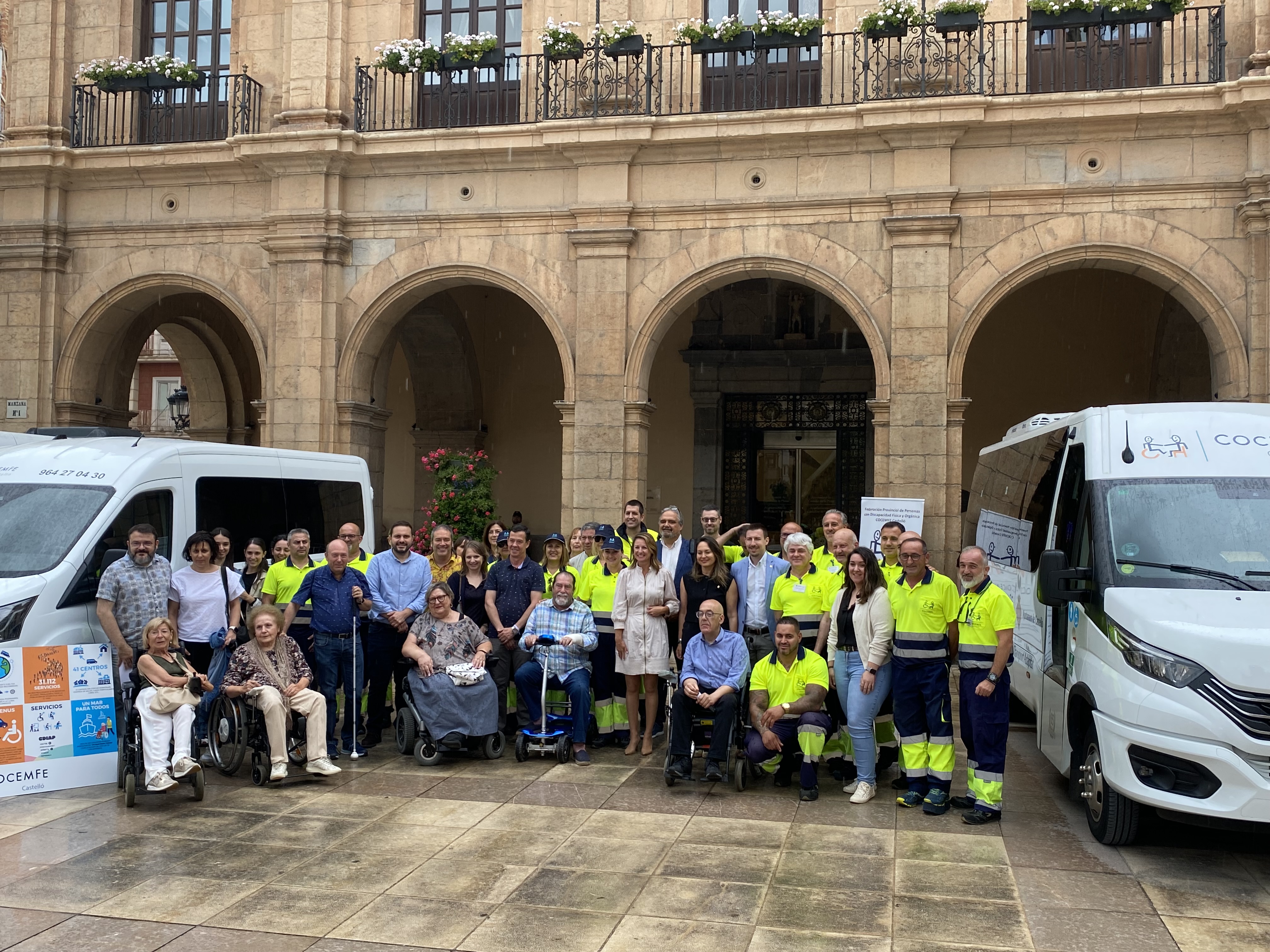 El PSPV posa en valor el treball de l’Acord de Fadrell per una ciutat accessible amb el reforç del transport adaptat signat en 2023