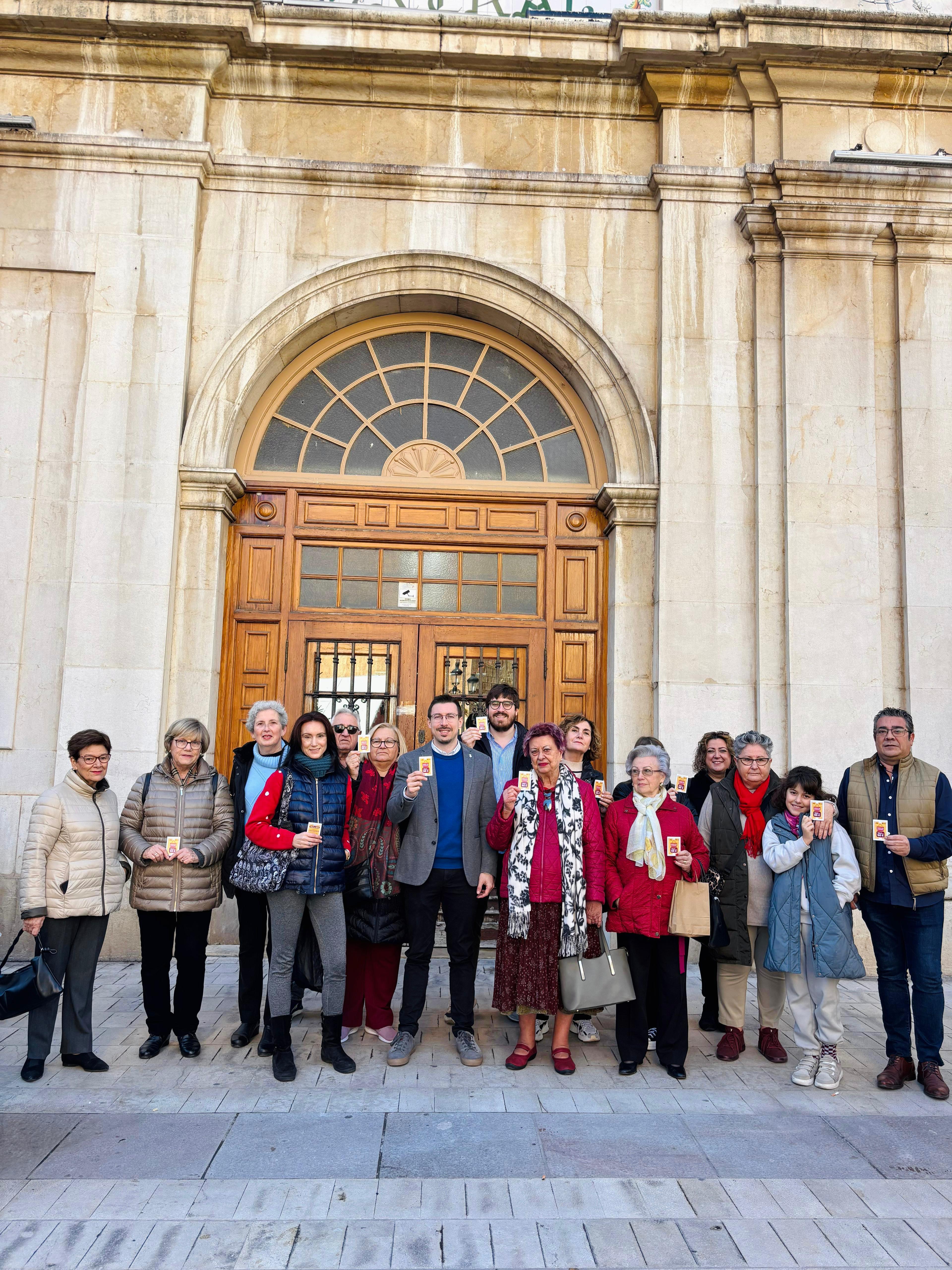 La regidoria de Comerç i el Mercat Central repartixen 20 xecs regal de 50 euros per a fomentar el comerç local