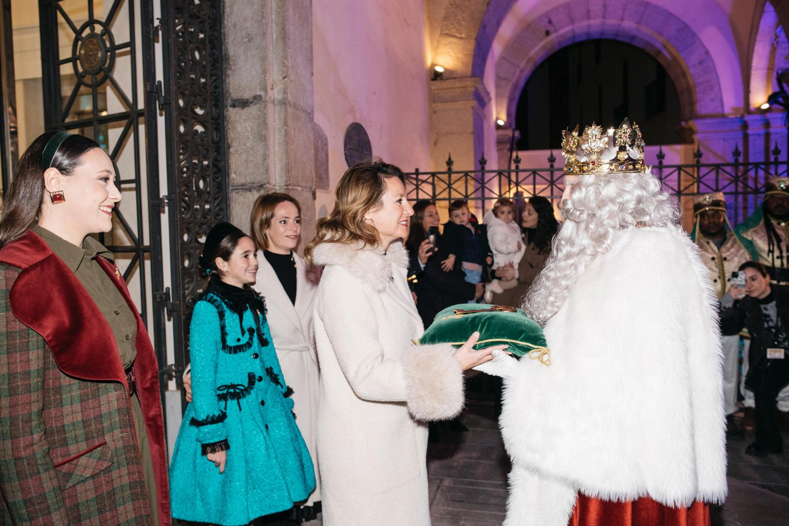 Los más pequeños de Castellón viven la ilusión de la Cabalgata de los Reyes Magos