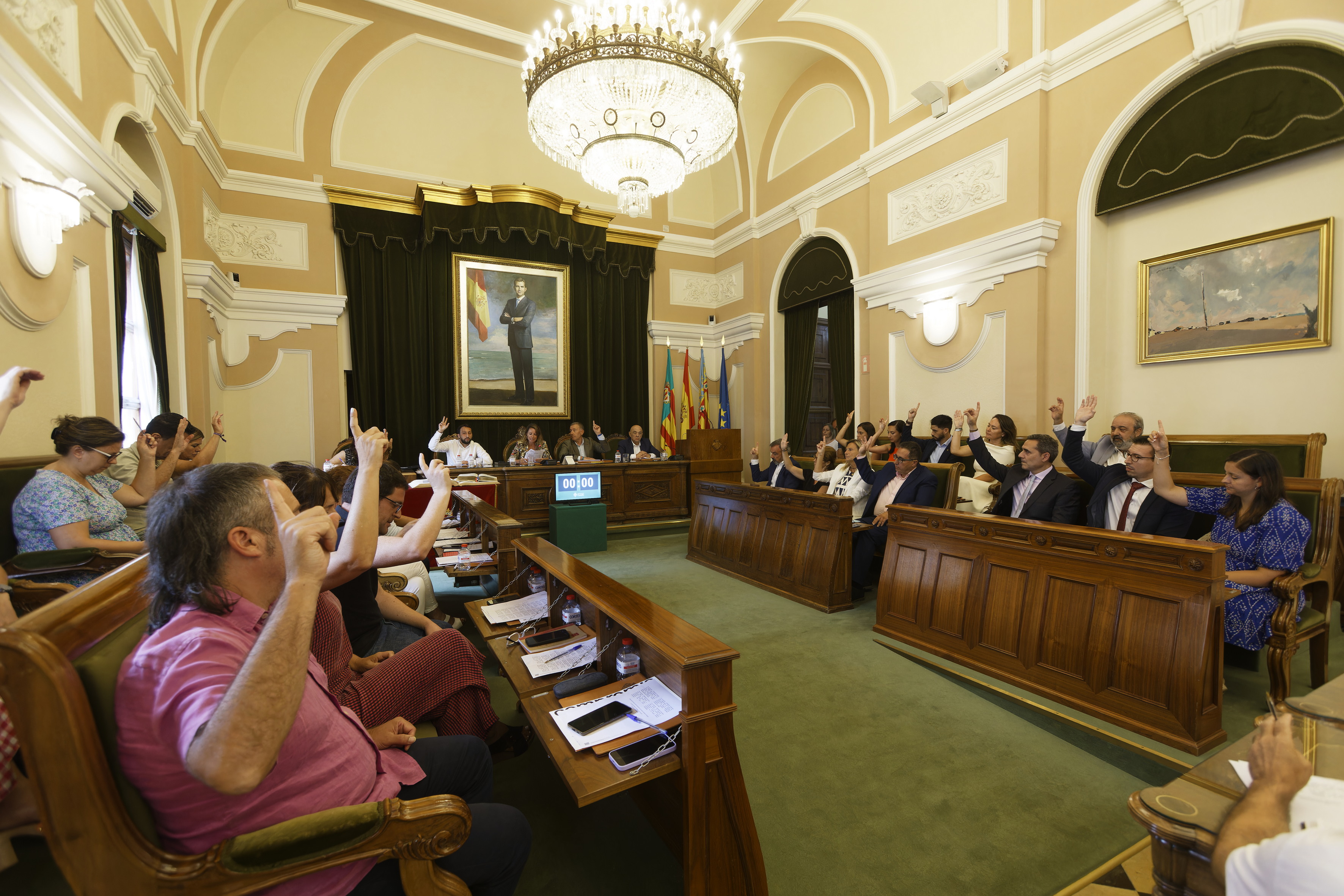 El Ple de Castelló aprova les retribucions on l'alcaldessa es baixa un 3% el sou, els regidors de govern cobraran menys i els regidors de l'oposició un 6% més