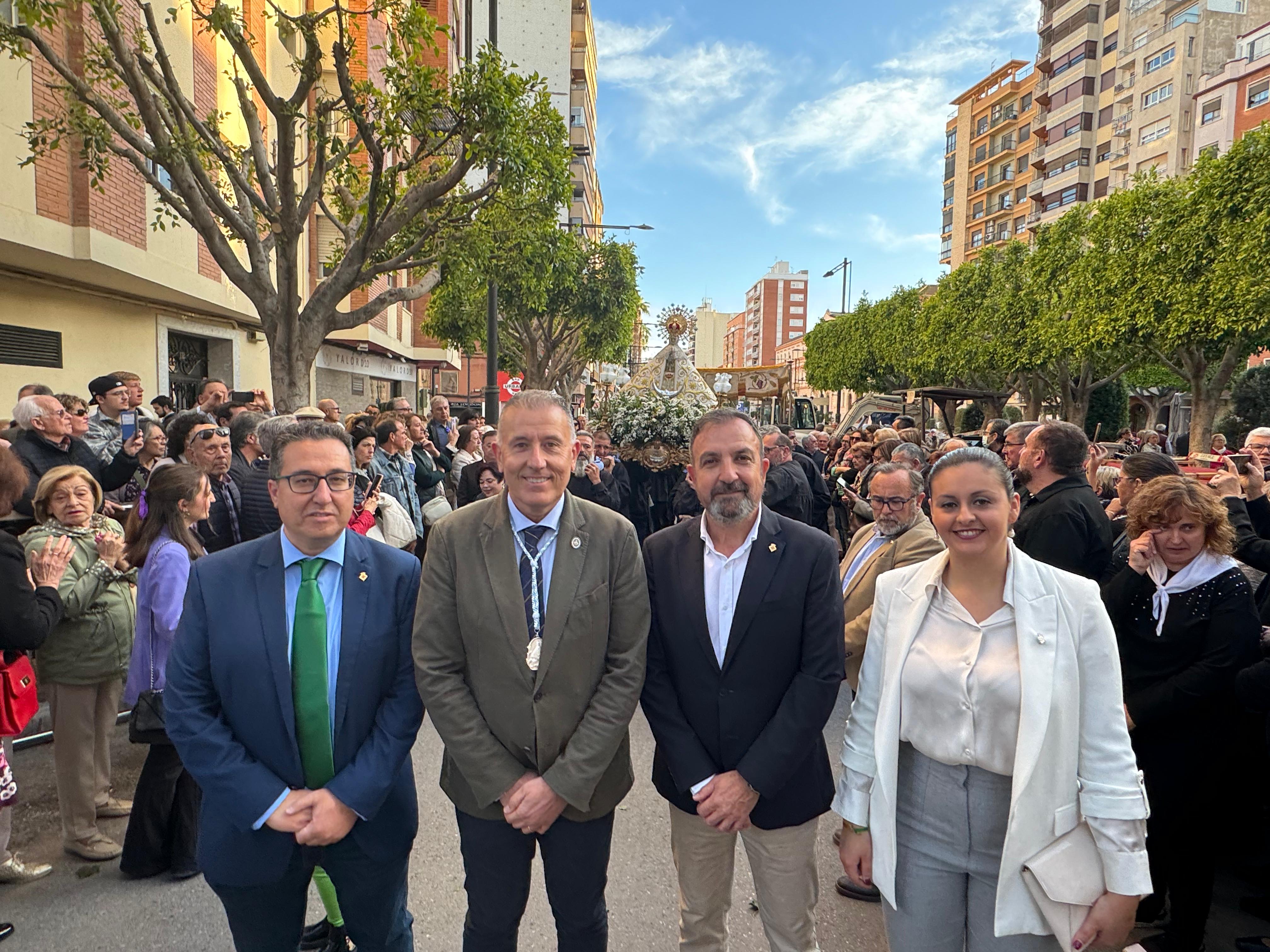 El gobierno municipal acompaña a la Mare de Déu del Lledó en su peregrinaje por las parroquias y los barrios de Castellón